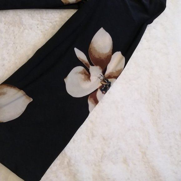 Floral, navy blue and beige zip-up blouse, size medium - Picture 9 of 11